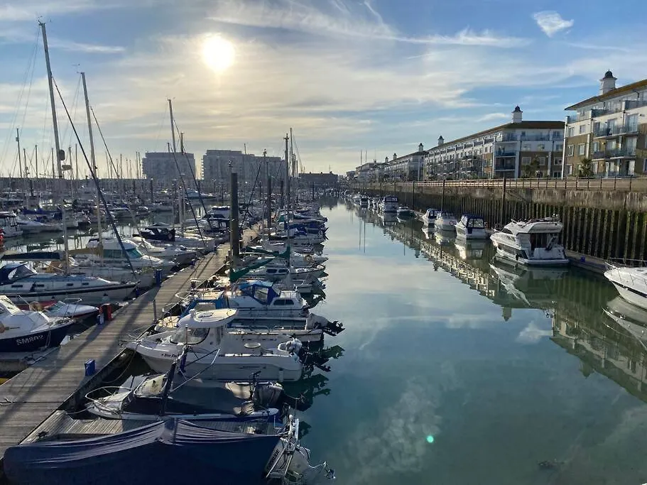 Sea Breeze In Brighton Marina With Free Parking Villa United Kingdom