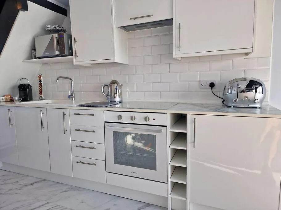 Sea Breeze In Brighton Marina With Free Parking Villa Holiday home