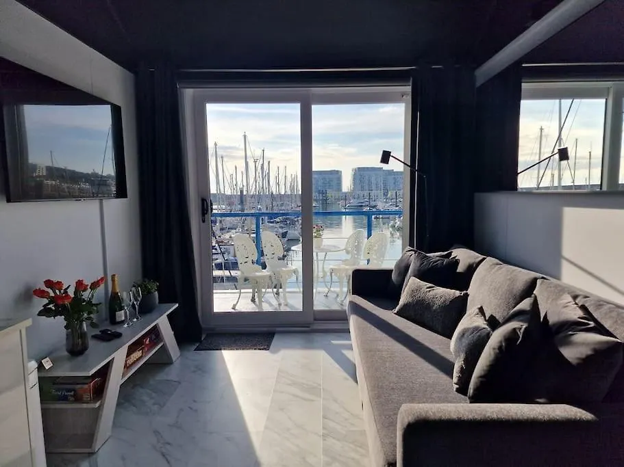 Sea Breeze In Brighton Marina With Free Parking Villa 0*,