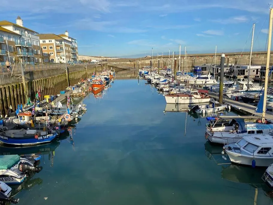 Holiday home Sea Breeze In Brighton Marina With Free Parking Villa