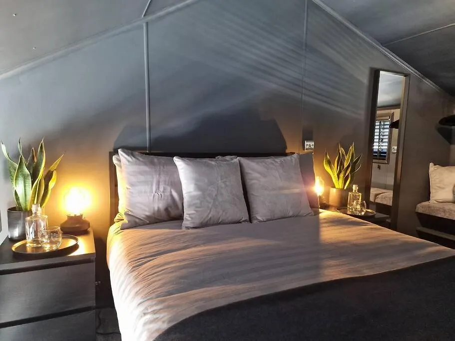Sea Breeze In Brighton Marina With Free Parking Villa 0*,