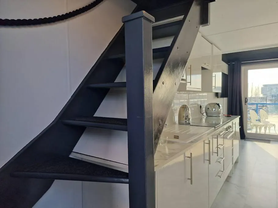 Sea Breeze In Brighton Marina With Free Parking Villa Holiday home