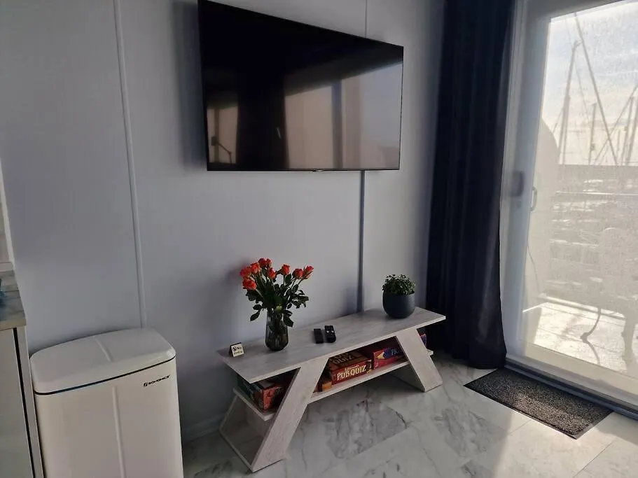 Sea Breeze In Brighton Marina With Free Parking Villa